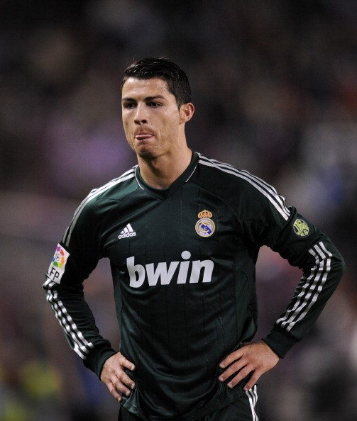 Kẻ từ khi gia nhập đội bóng Hoàng gia Tây Ban Nha, Ronaldo luôn là ngôi sao số 1 ở sân Bernabeu. Mùa giải trước, CR7 tỏa sáng giúp Real giành lại ngôi vô địch La Liga từ tay đại kình địch Barca...